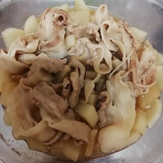 大根と豚バラ肉の煮物